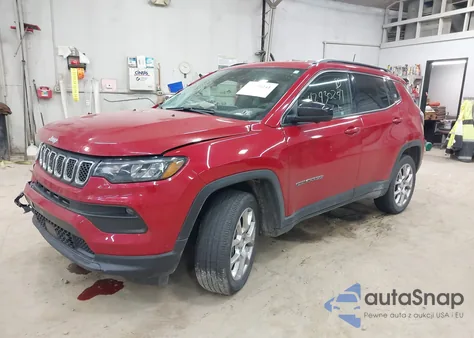 2023 Jeep Compass Latitude Lux Fwd z USA, uszkodzony, nr VIN 3C4NJDFN9PT545706